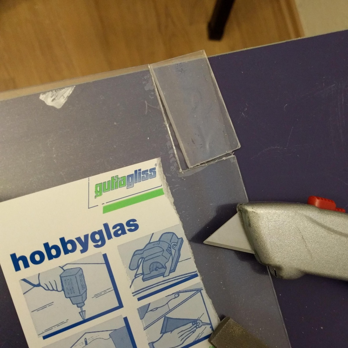 Cutting the window glass
