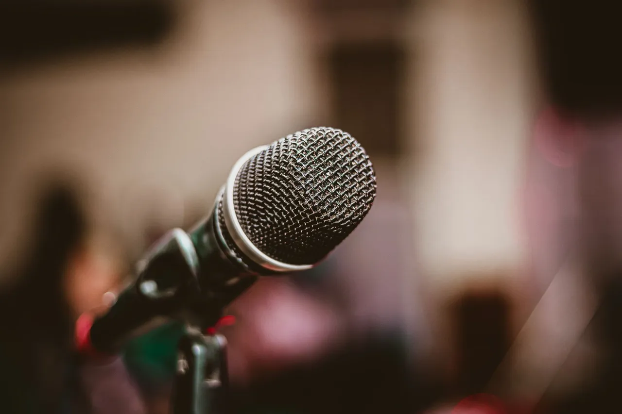 Microphone
