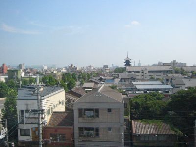 Kyoto, aus dem Zug heraus aufgenommen